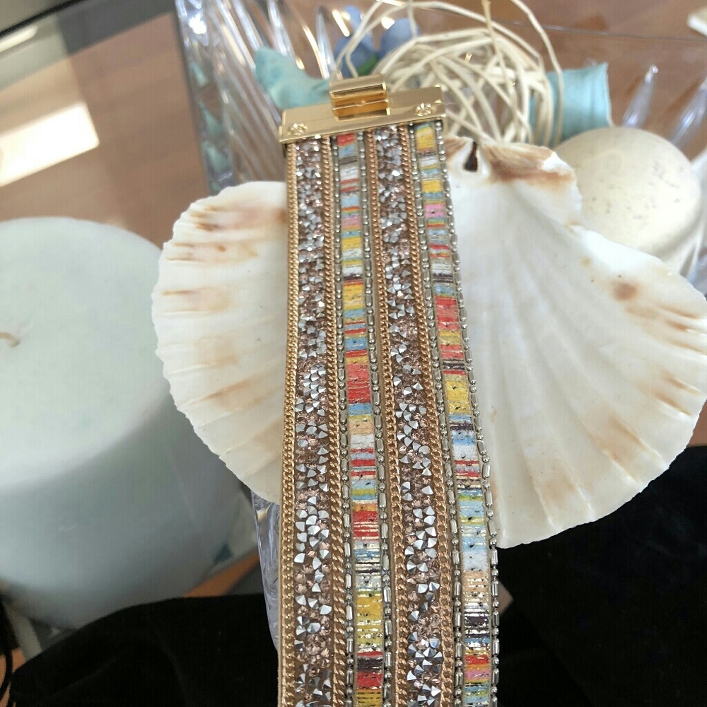 Multicolored Turn Lock Bracelet - Picture 4 of 4